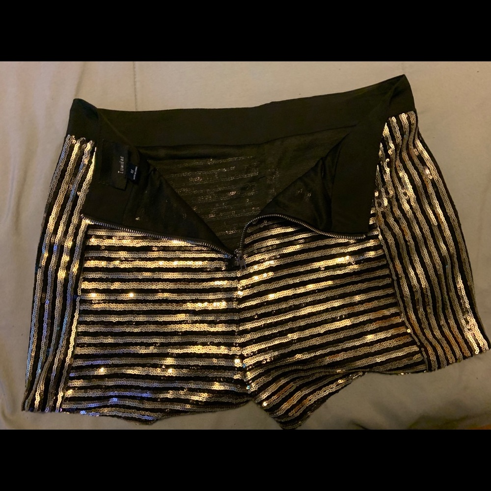 Sequenced shorts - Picture 2 of 2